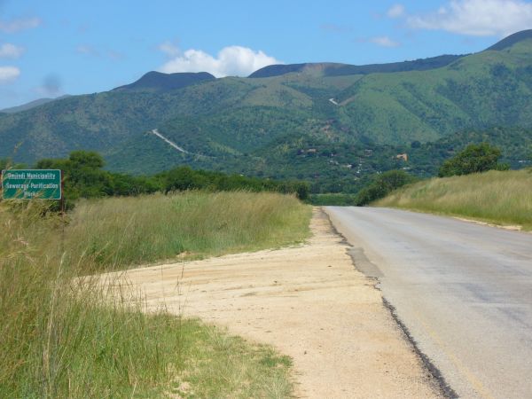 Road into Swaziland.jpg